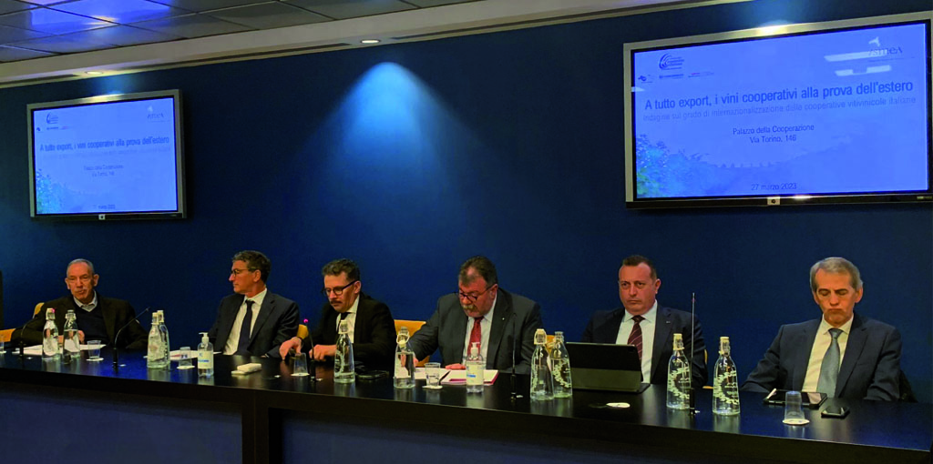Vino, boom del fatturato export per le cooperative, +130% in 12 anni